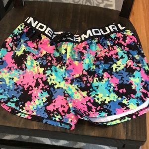 Girls under armor shorts size youth Large